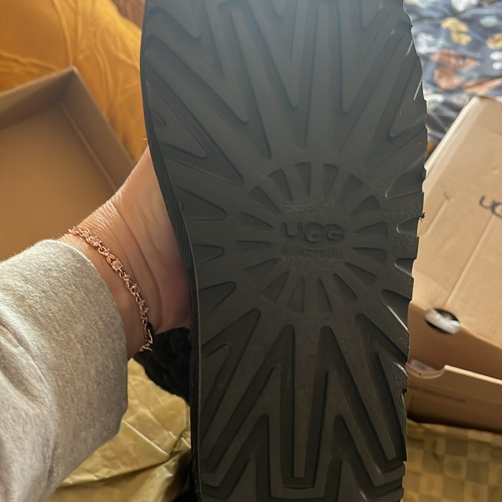 Ugg Isla Boot - image 4